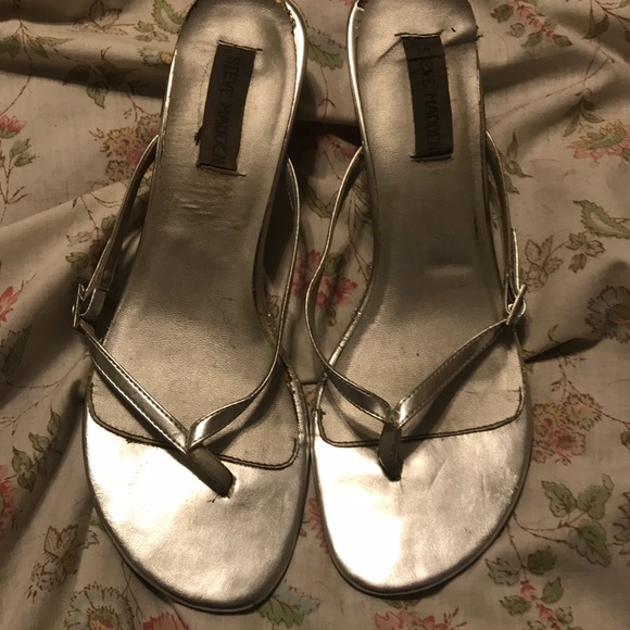 π΄ clearance π΄ sandals used! - see pics 5 and 6